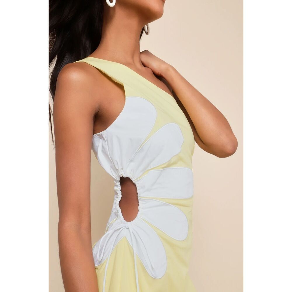 Lulus Sunny Design Yellow Cutout Flower One-Shoulder Mini Dress Size M NWT - Picture 4 of 8